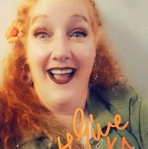 Meet your Posher, Leslie